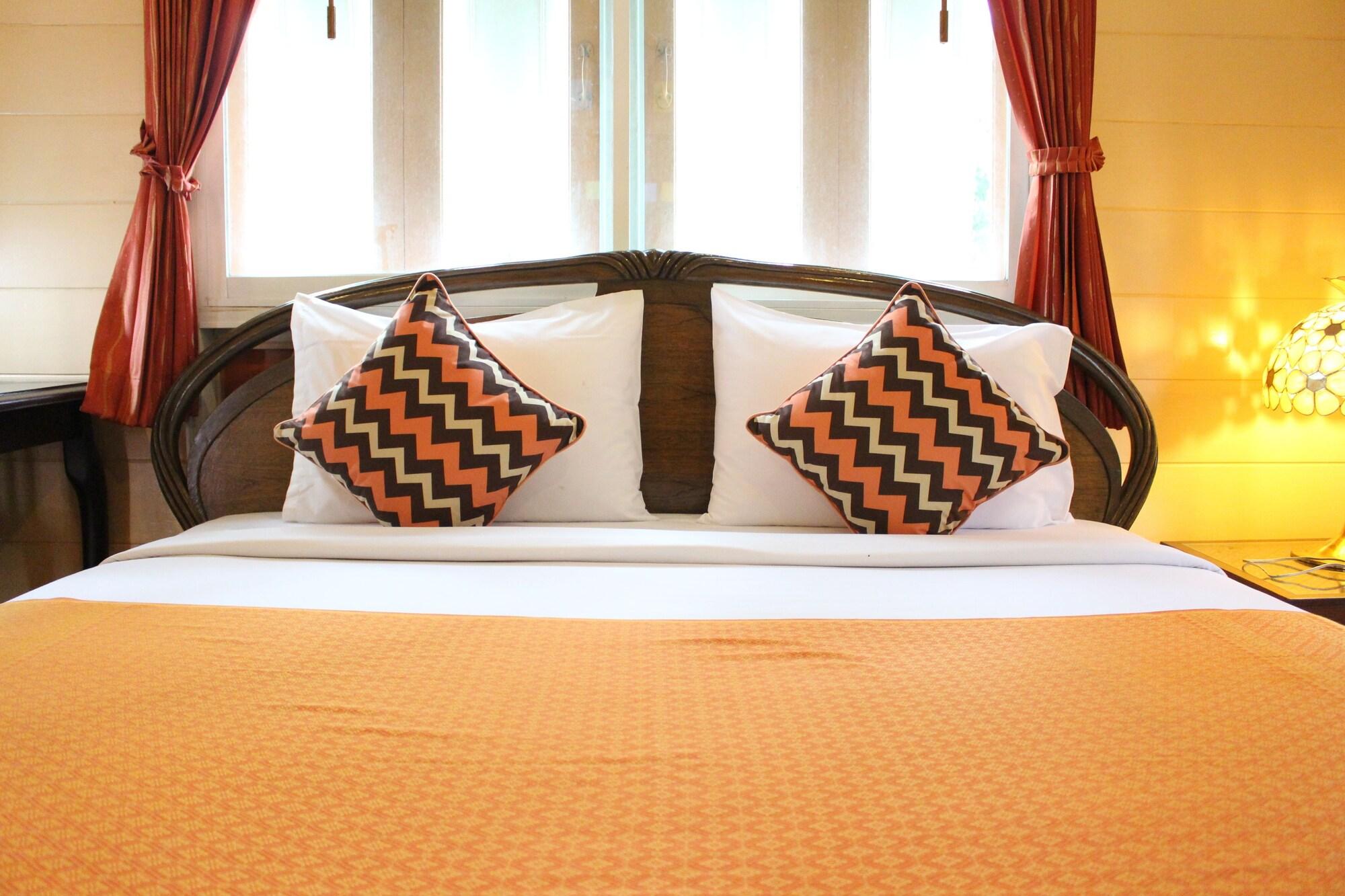 Samsen Sam Place Бангкок Экстерьер фото