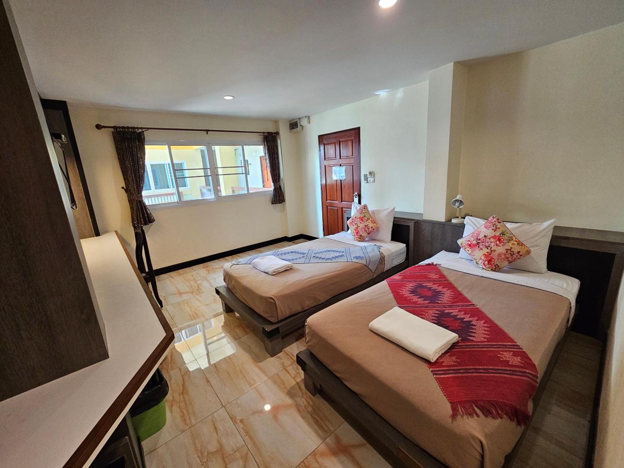 Samsen Sam Place Бангкок Экстерьер фото