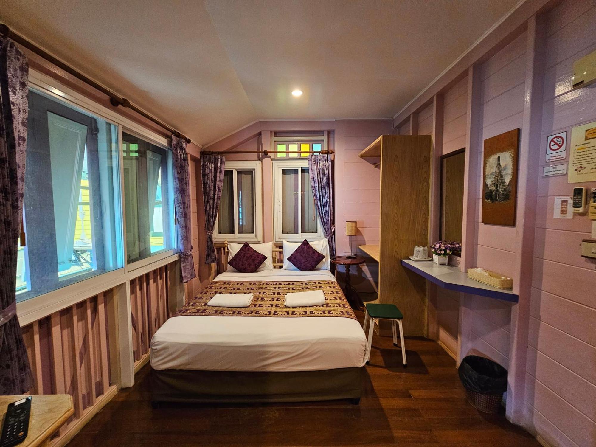 Samsen Sam Place Бангкок Экстерьер фото