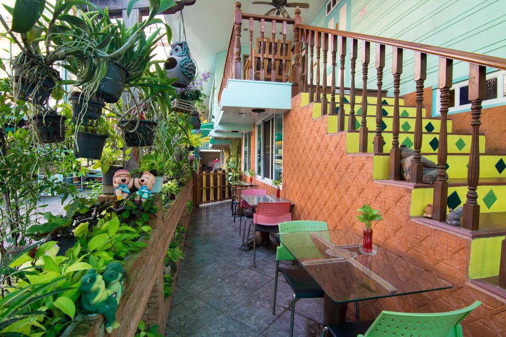 Samsen Sam Place Бангкок Экстерьер фото
