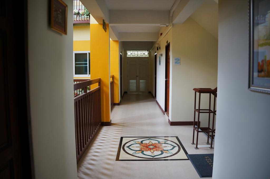 Samsen Sam Place Бангкок Экстерьер фото
