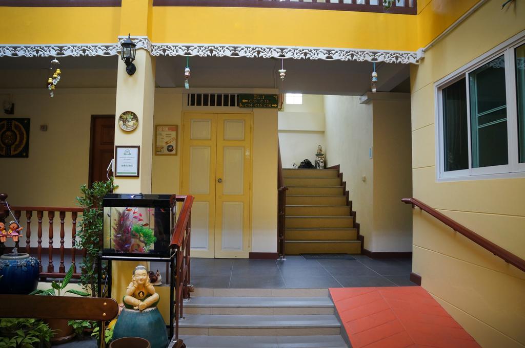 Samsen Sam Place Бангкок Экстерьер фото