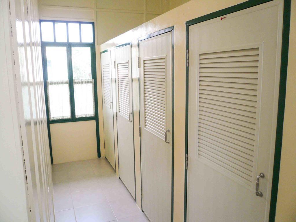 Samsen Sam Place Бангкок Экстерьер фото