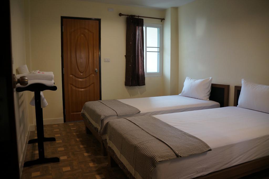 Samsen Sam Place Бангкок Экстерьер фото