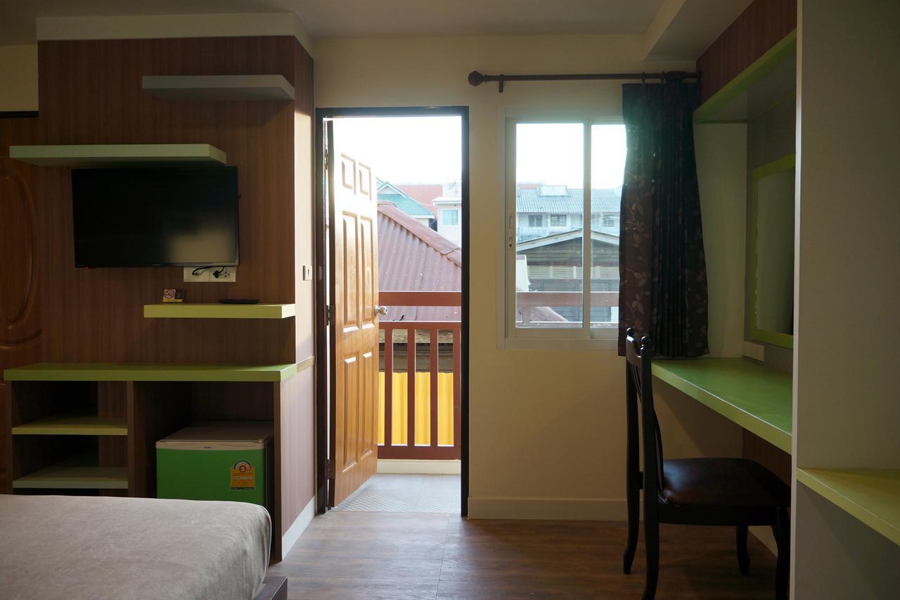 Samsen Sam Place Бангкок Экстерьер фото
