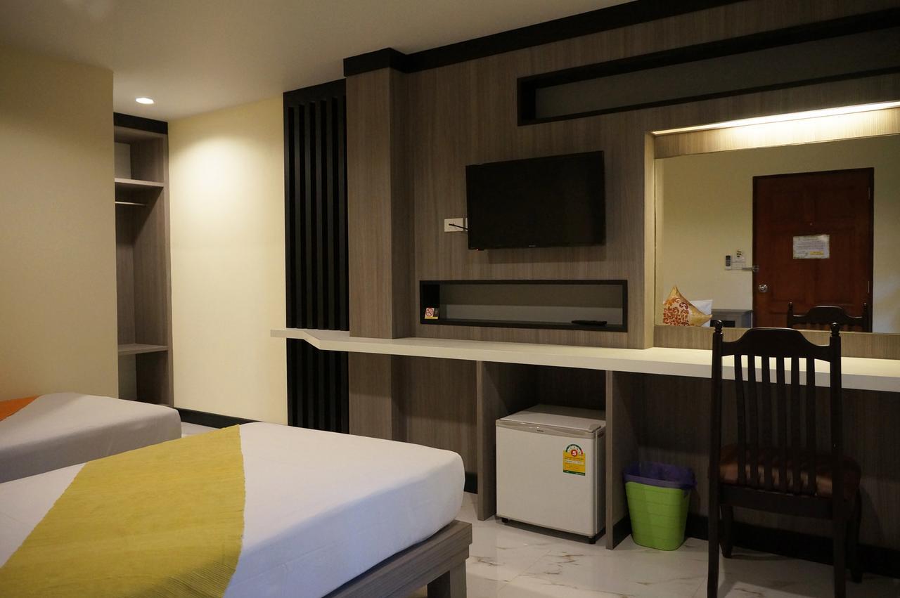 Samsen Sam Place Бангкок Экстерьер фото