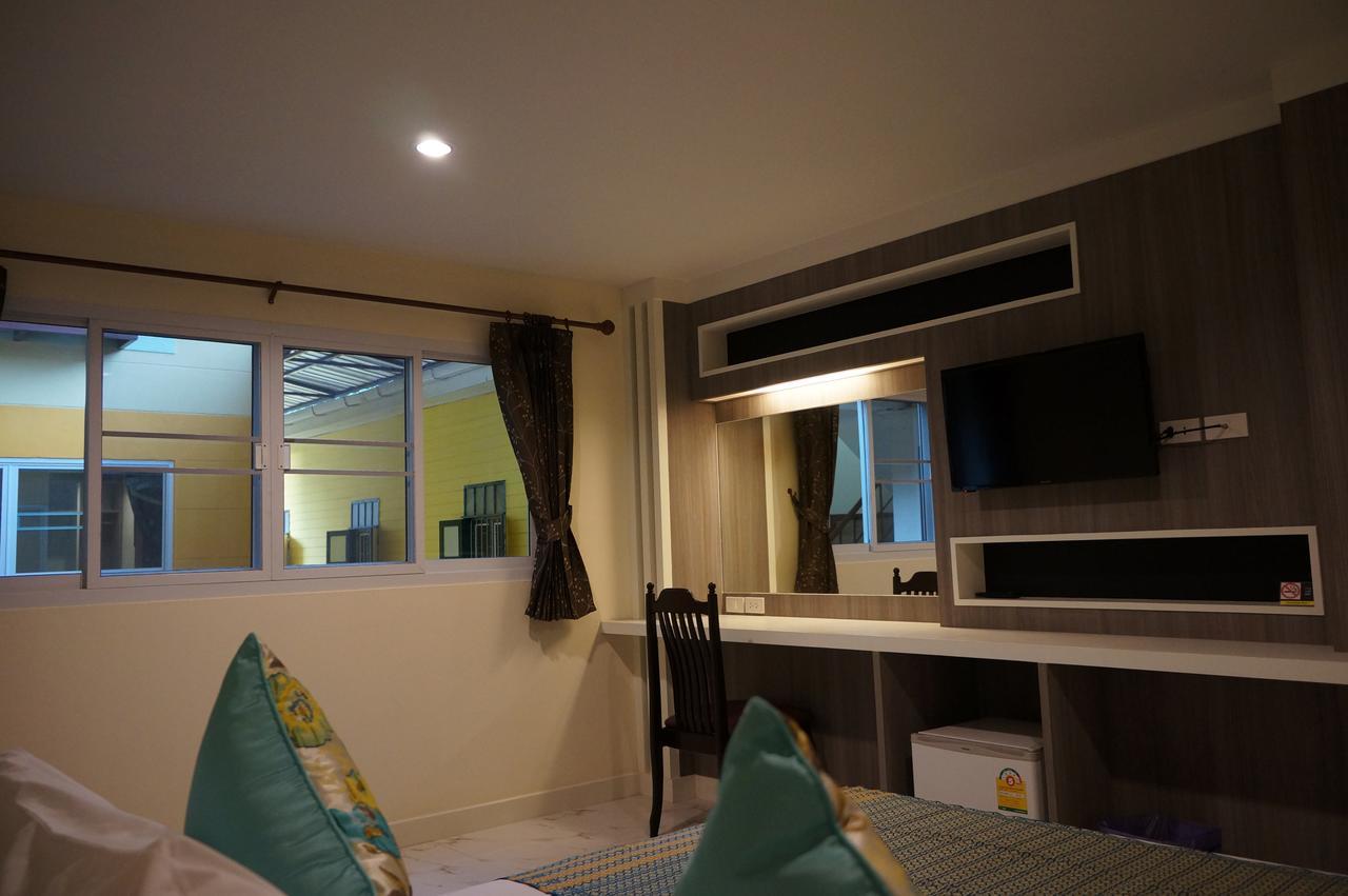 Samsen Sam Place Бангкок Экстерьер фото