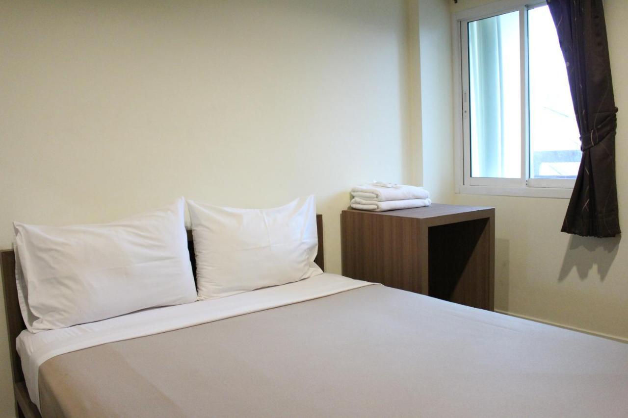 Samsen Sam Place Бангкок Экстерьер фото