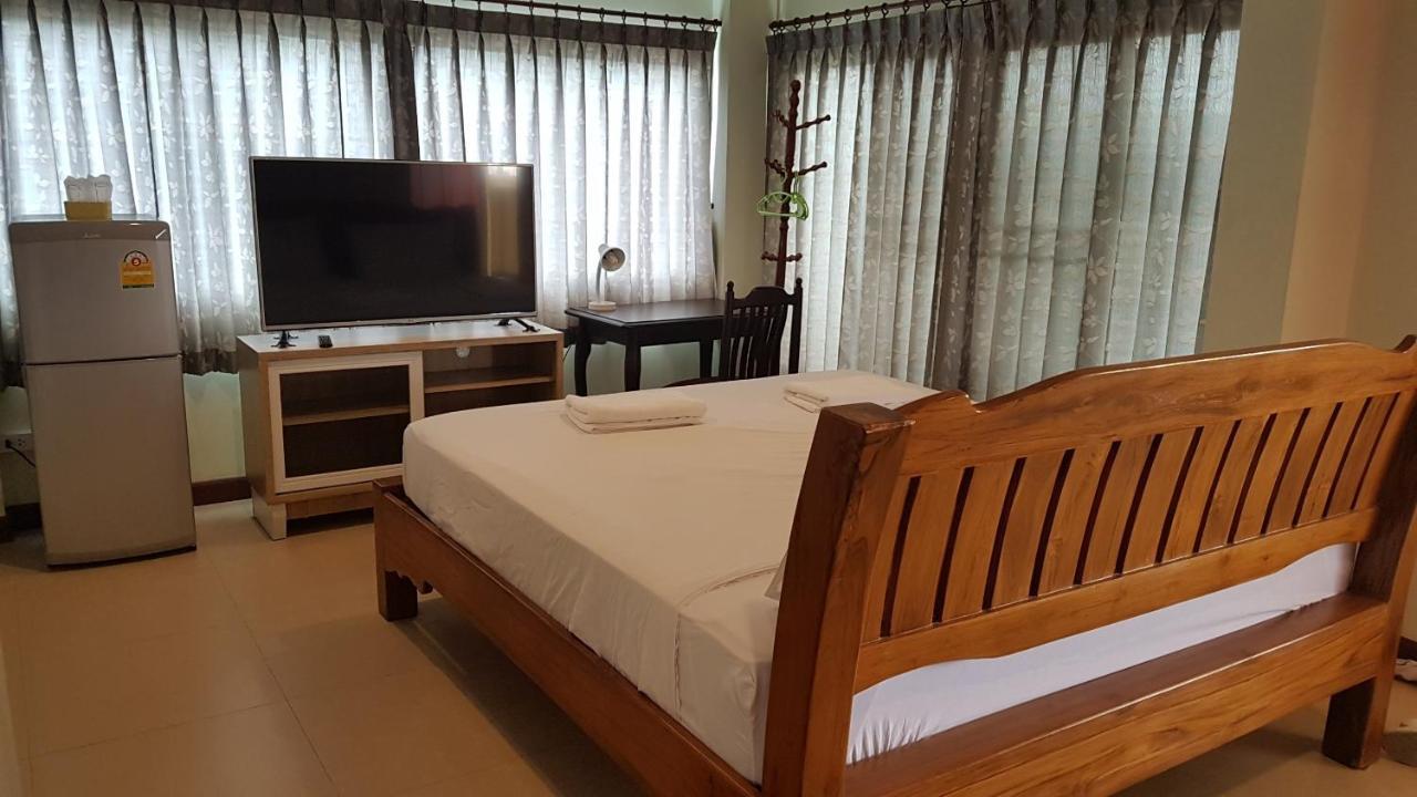 Samsen Sam Place Бангкок Экстерьер фото